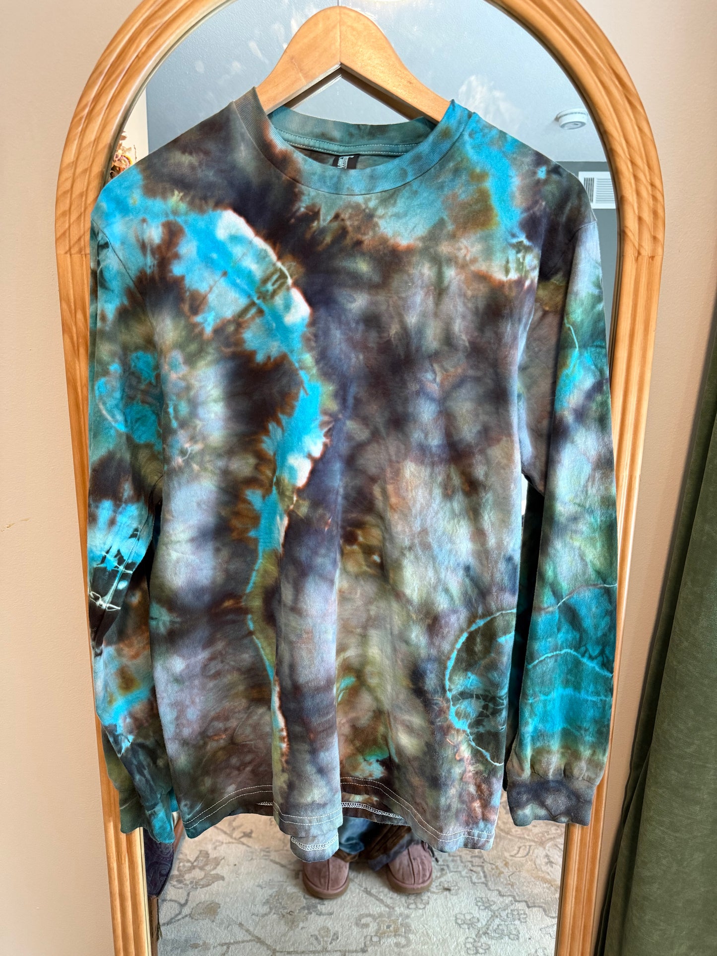 Medium adult long sleeve tshirt