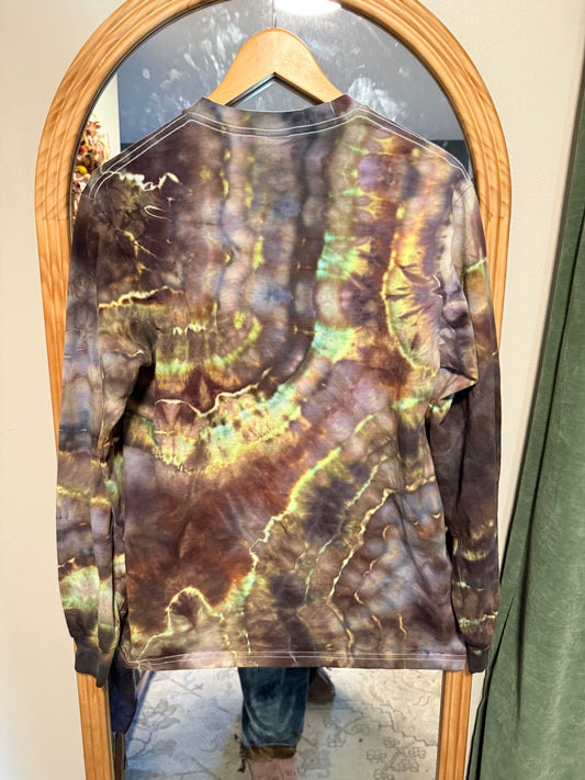 Medium adult long sleeve shirt